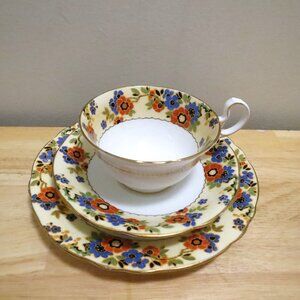 Aynsley Teacup Trio plus one extra Orphan Saucer Bone China A4500 England